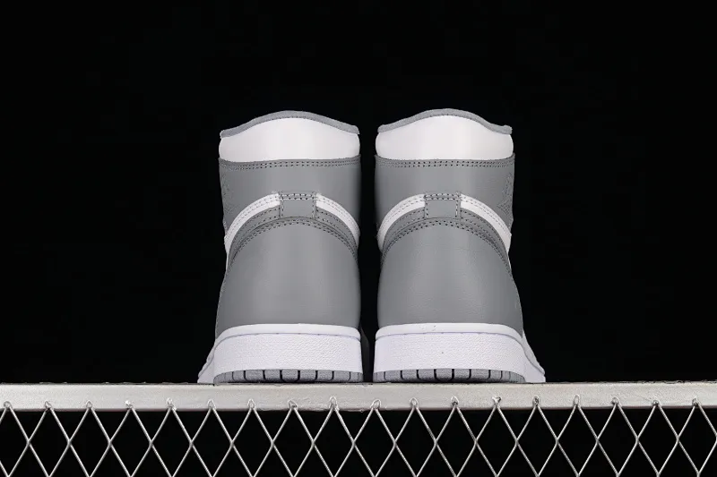 All categories Air Jordan Jordan series basketball shoes Air Jordan 1 High Air Jordan 1 High OG "Stealth" AJ1 Joe 1 high top white gray 555088-037